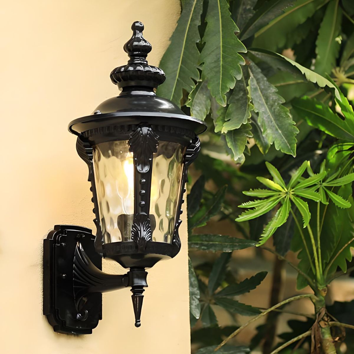 Vintage Design Glass Outdoor Wall Light