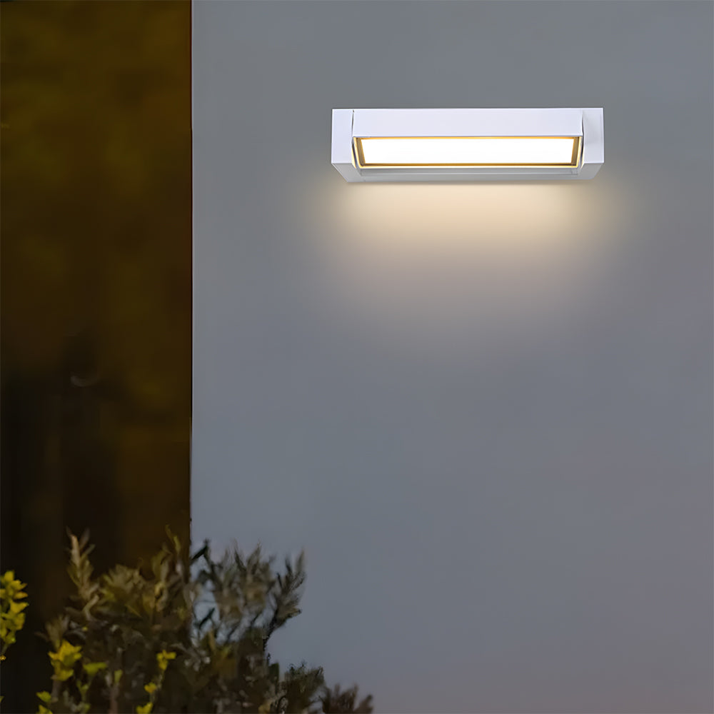 Decorative Black or White IP65 Outdoor Wall Light