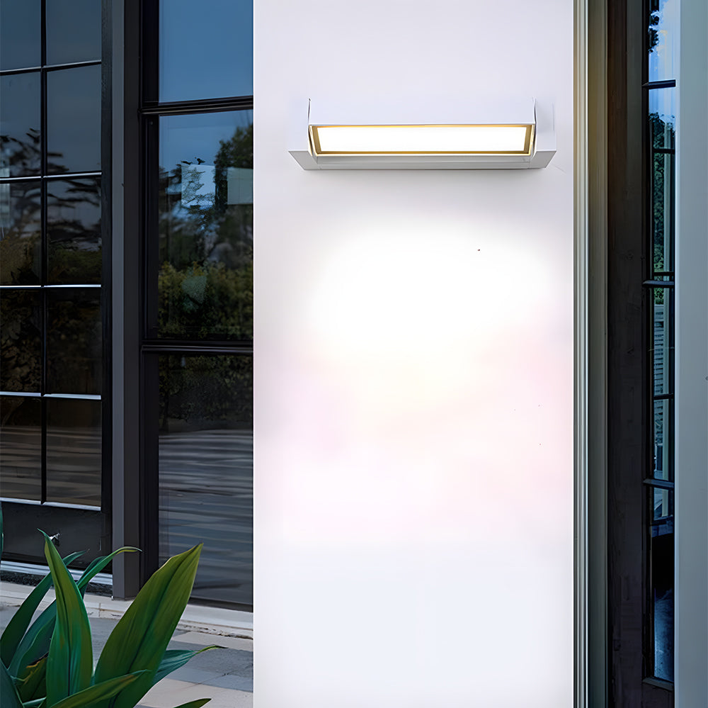 Decorative Black or White IP65 Outdoor Wall Light