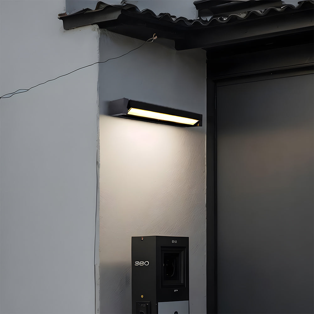 Decorative Black or White IP65 Outdoor Wall Light