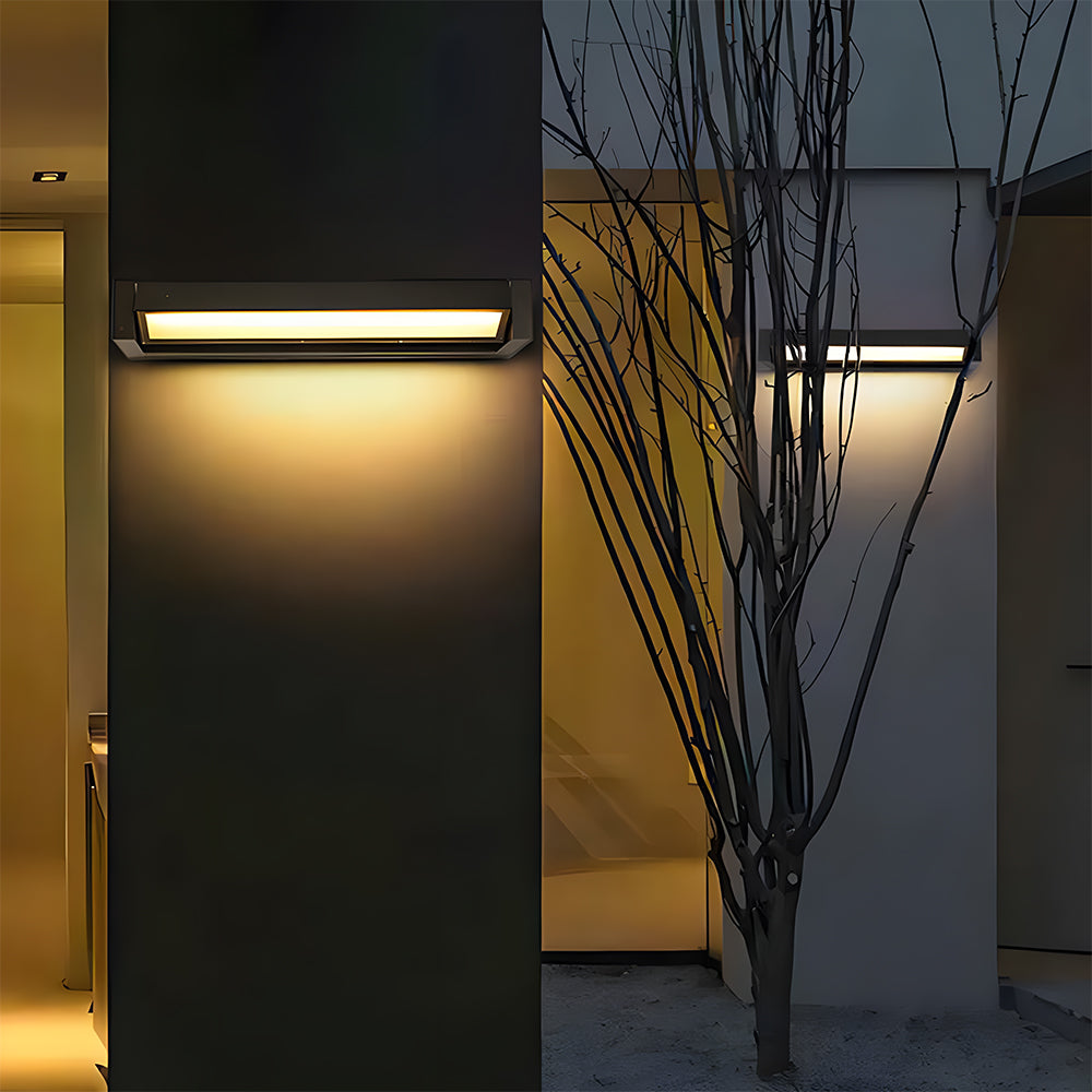Decorative Black or White IP65 Outdoor Wall Light