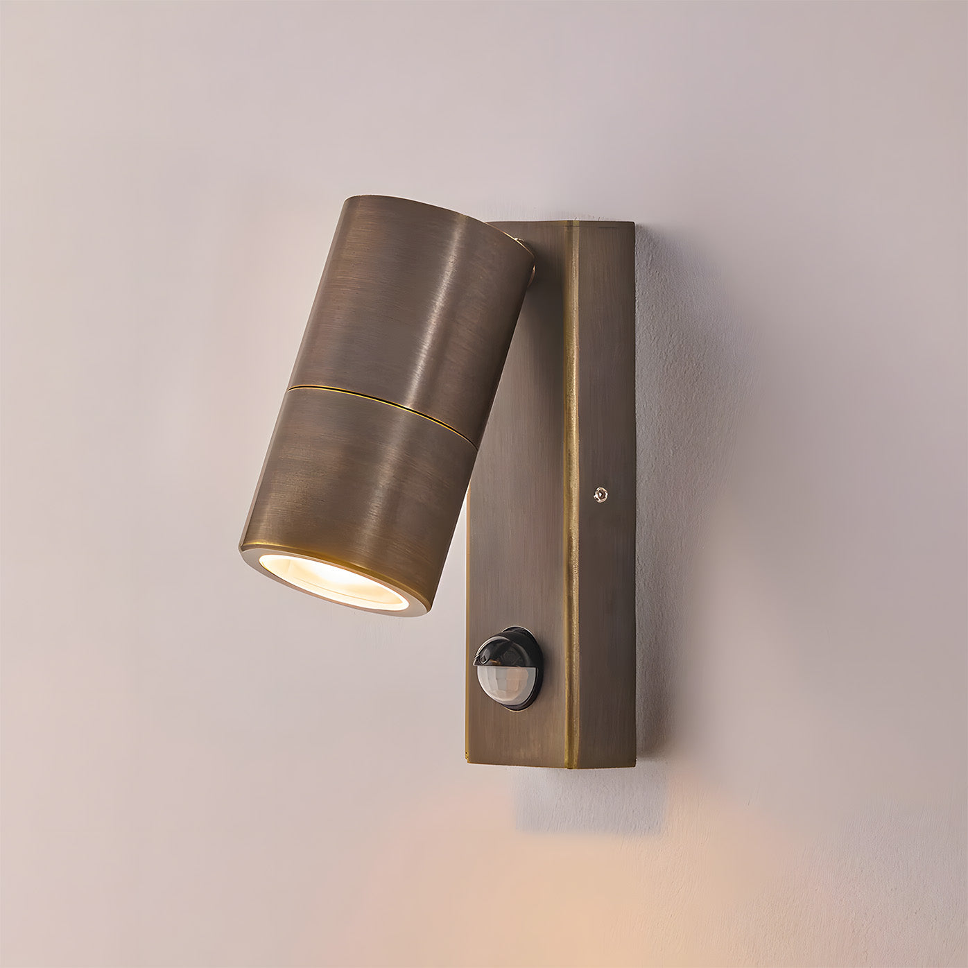 Modern Copper IP65 Dusk-to-Dawn LED Outdoor Wall Lights