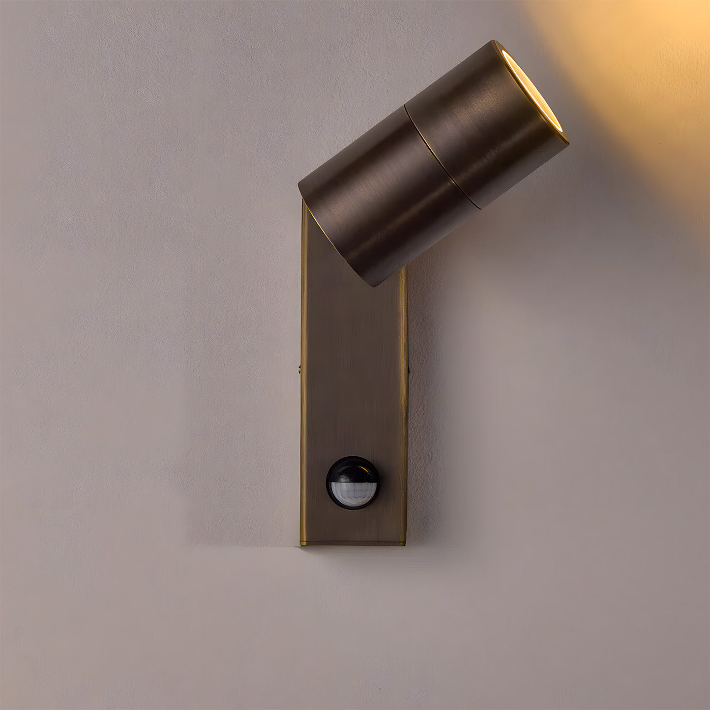 Modern Copper IP65 Dusk-to-Dawn LED Outdoor Wall Lights