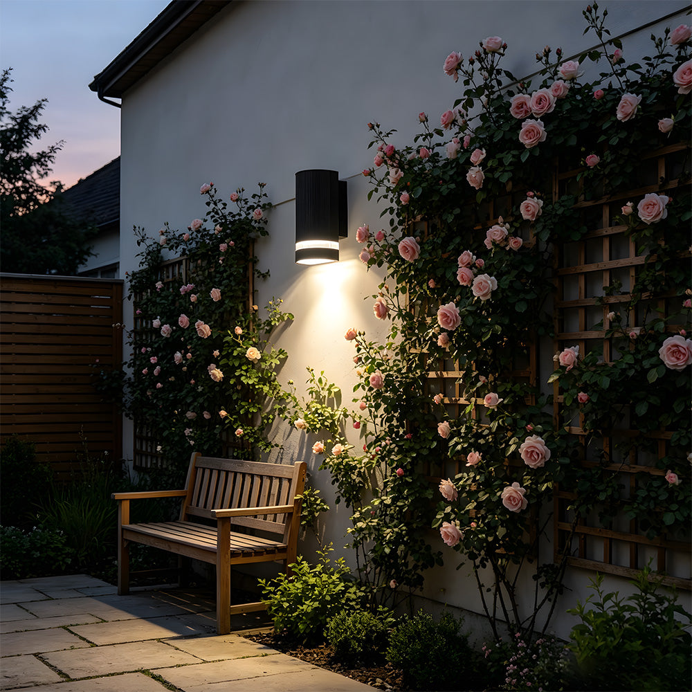 Contemporary IP65 Black Vertical Acrylic Outdoor Wall Lights for Garden Entryway
