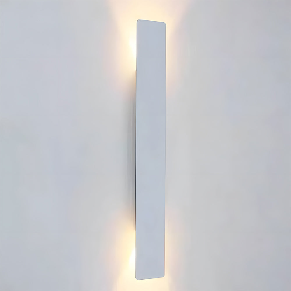 IP65 Waterproof LED Wall Light – Modern Outdoor Illumination, Warm White