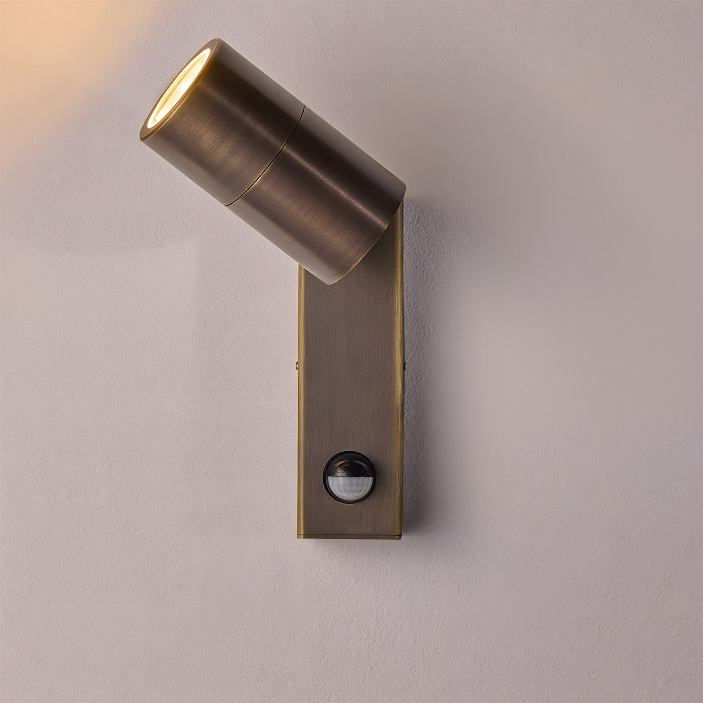 Modern Copper IP65 Dusk-to-Dawn LED Outdoor Wall Lights