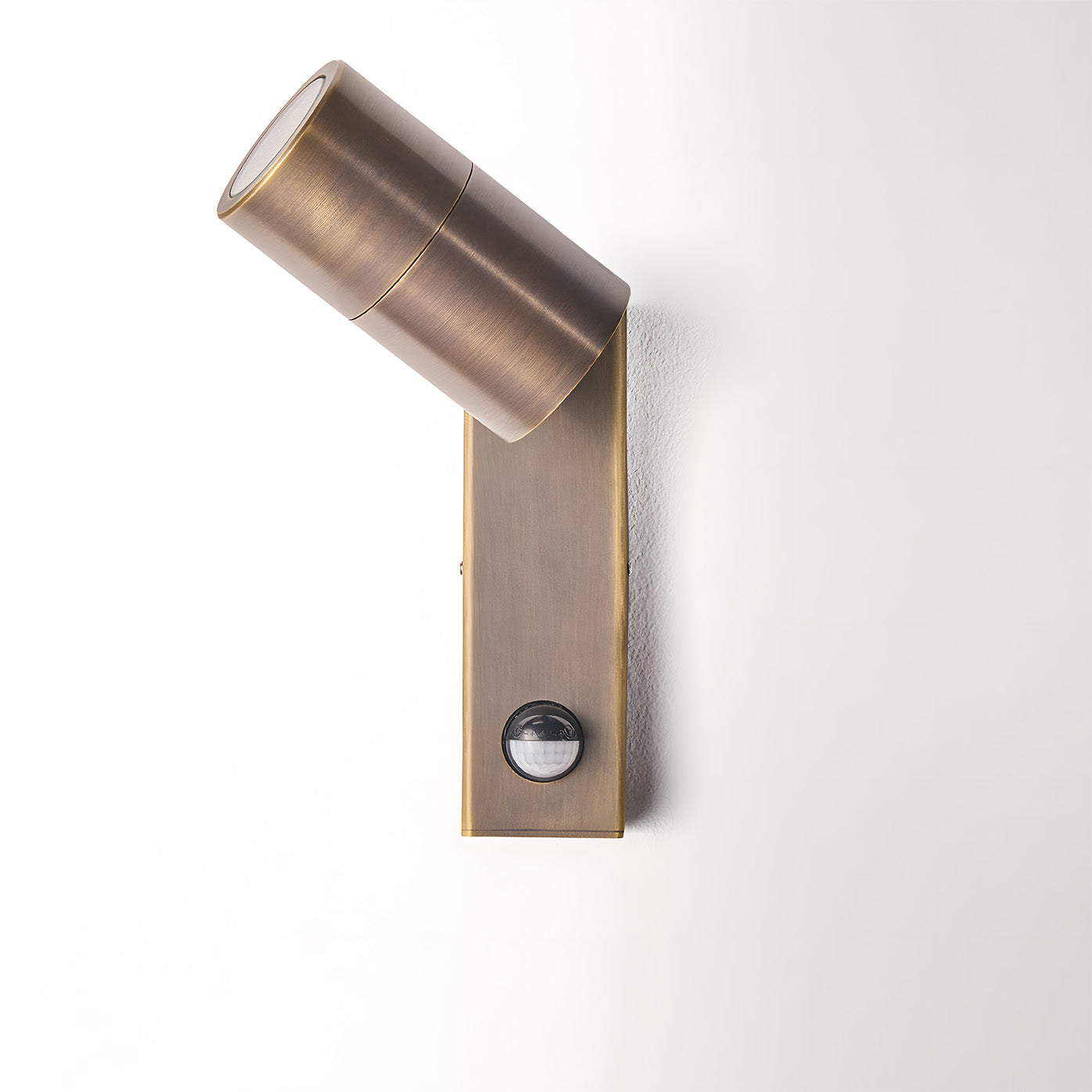 Modern Copper IP65 Dusk-to-Dawn LED Outdoor Wall Lights
