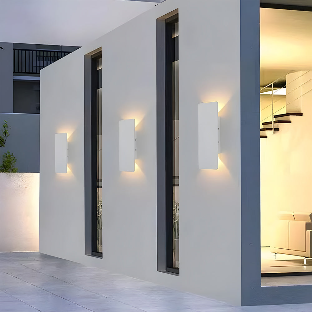 IP65 Waterproof LED Wall Light – Modern Outdoor Illumination, Warm White