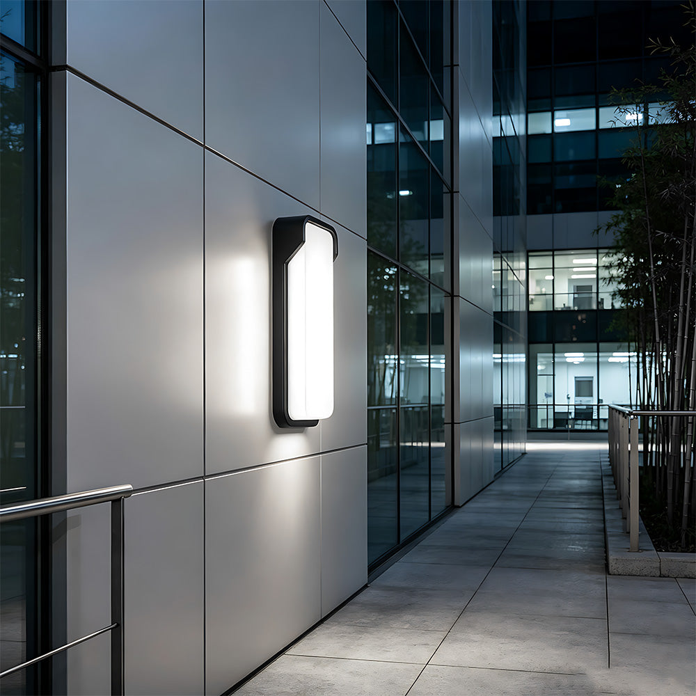 Stylish IP65 Aluminium PIR LED Outdoor Wall Lights for Patio