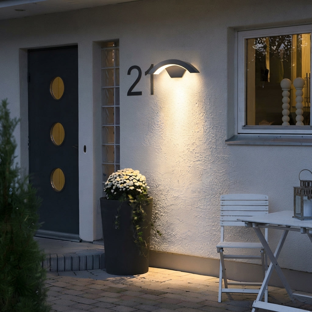 Atlas Curved LED Outdoor Wall Light