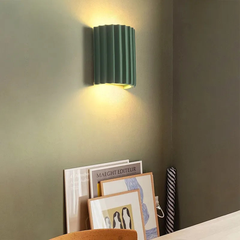 Modern Half-Circle Resin Wall Sconce For Living Room