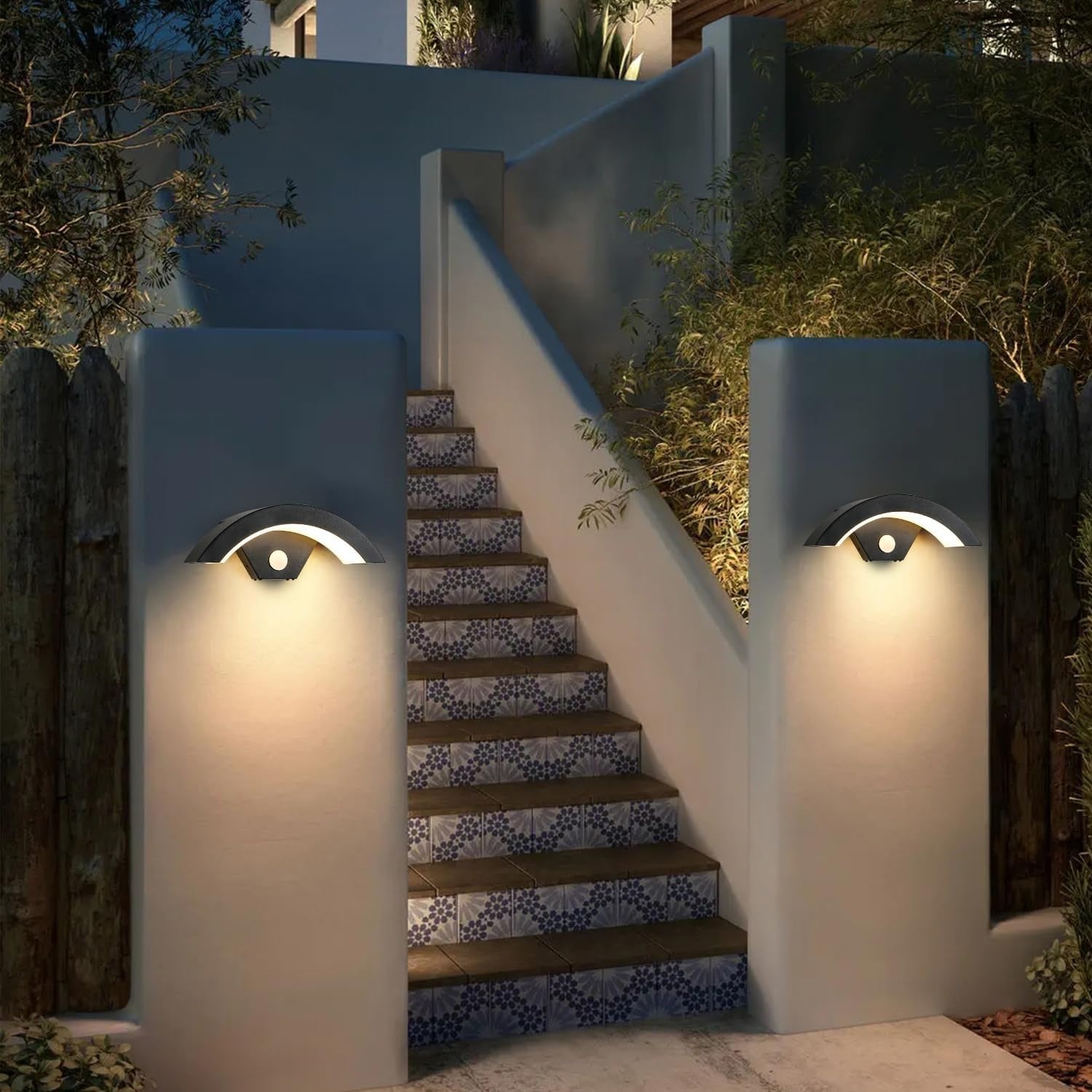 Atlas Curved LED Outdoor Wall Light
