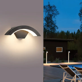 Atlas Curved LED Outdoor Wall Light
